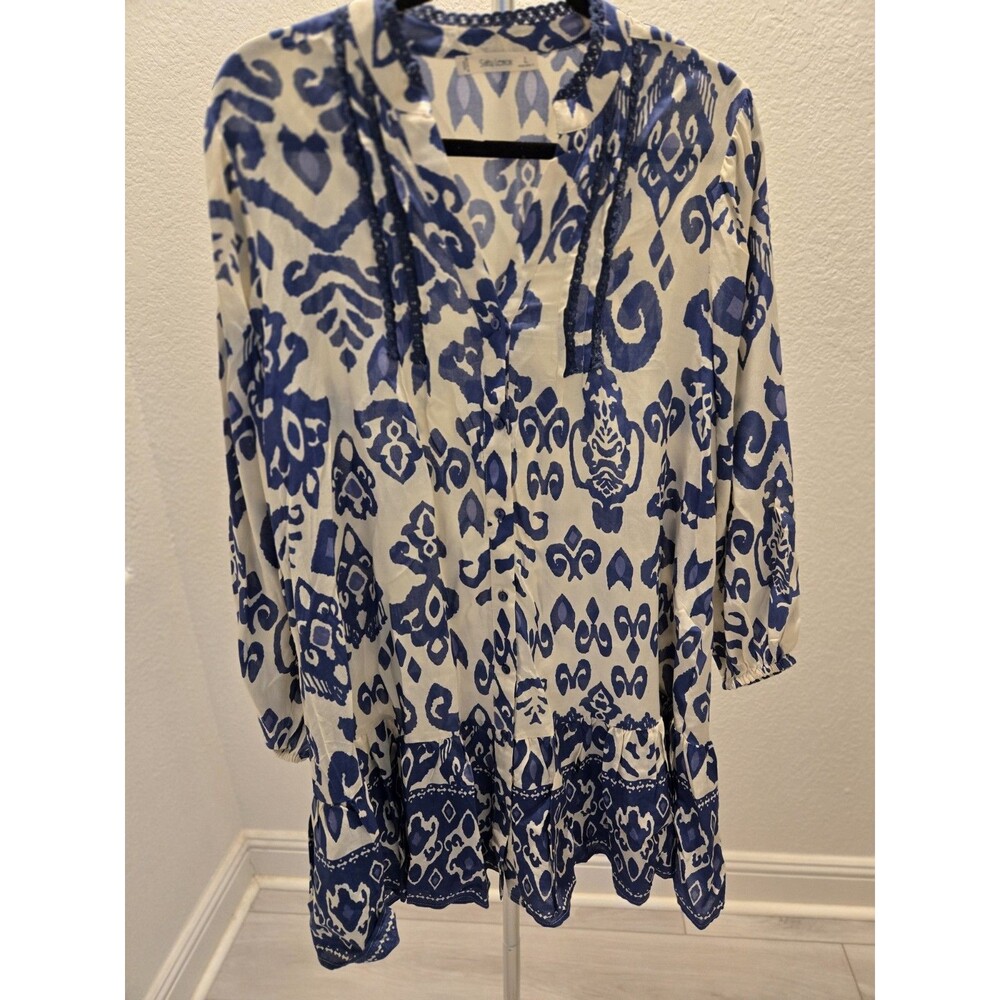 Salty Lemon Boho Ikat Mini Dress Size L Blue White Crochet Trim Ruffle Tiered